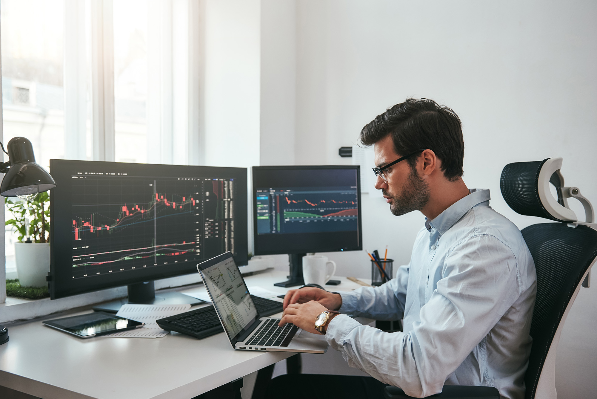 Trader sukses dengan HFM Markets